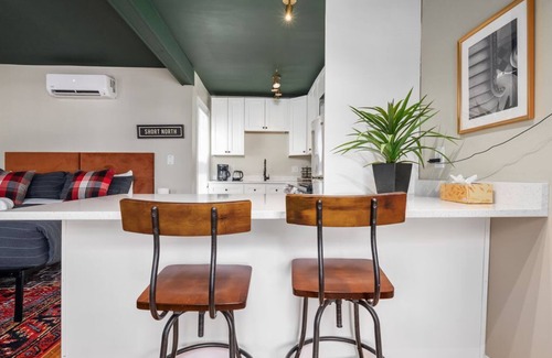 University District Apartment | Modern Studio in the heart of OSU campus