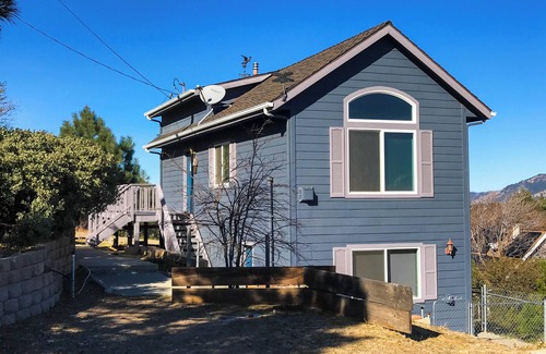 Julian House | Modern studio in the mountains - amazing views, high speed wifi, fully fenced