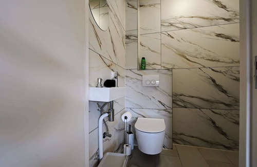 Stratum Apartment | Modern Studio in Vibrant Eindhoven