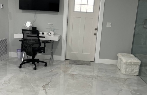 Rural Estates House | "Modern Studio" Kick back and relax in this calm, stylish space.