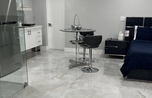 Rural Estates House | "Modern Studio" Kick back and relax in this calm, stylish space.