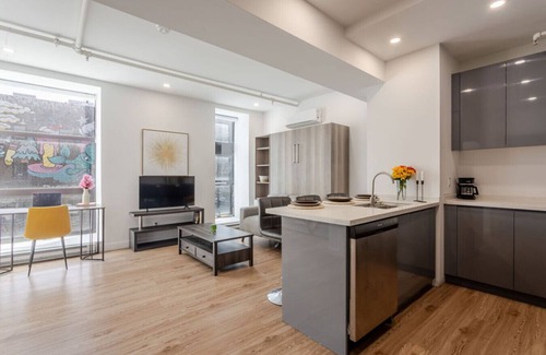 Downtown Montreal Apartment | Modern Studio on Bishop - Spotlight MTL