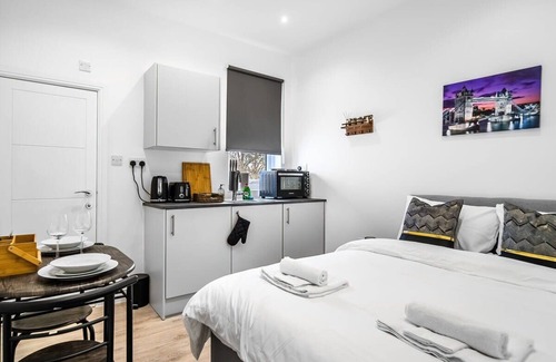 Wembley Central Apartment | Modern Studio Rooms in Wembley 5 DUP