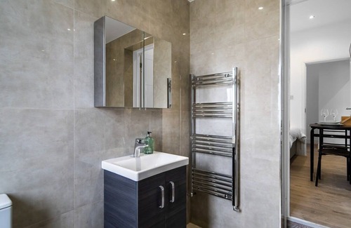 Wembley Central Apartment | Modern Studio Rooms in Wembley 5 DUP