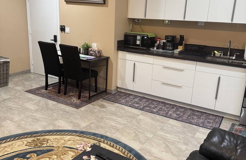 Riverside Apartment | Modern Studio w/King Bed, Workspace, Kitchenette