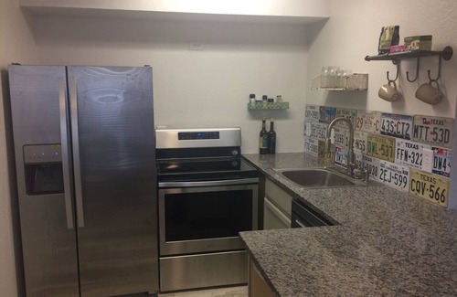 Fort Worth Apartment | Modern Studio walking distance to W. 7th and More!
