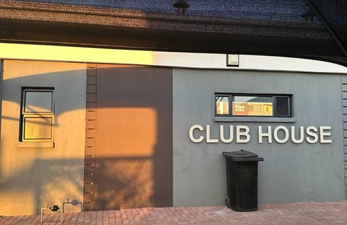 Gaborone Apartment | Modern studio with AC and WiFi in delightful Gaborone