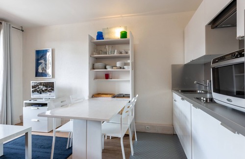 Val-d'Isere Apartment | Modern Studio with Balcony, Ski-In/Ski-Out, and Free WiFi in Val-d'Isère