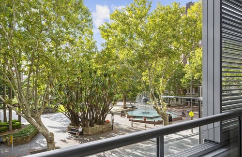Kings Cross Apartment | Modern stylish 1BR apartment w/balcony, superb location