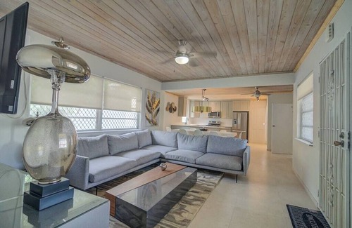 Westward Villas Subdivision House | Modern & Stylish 2BR Unit Walking Distance to BahaMar, Restaurants, and More!