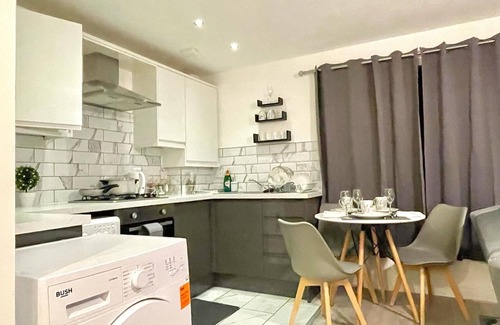 Carcroft House | Modern Stylish 3 Bedroom Detached House Doncaster