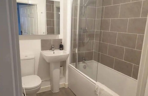 Selly Oak Apartment | Modern & stylish apartment perfectly located.
