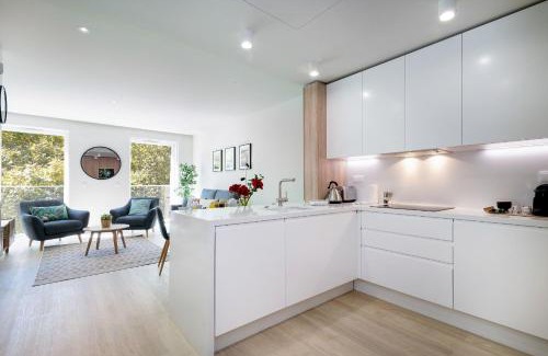 Sao Jose Apartment | Modern & Stylish Apartment in Av. da Liberdade by LovelyStay