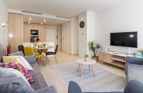 Sao Jose Apartment | Modern & Stylish Apt in Liberdade by LovelyStay