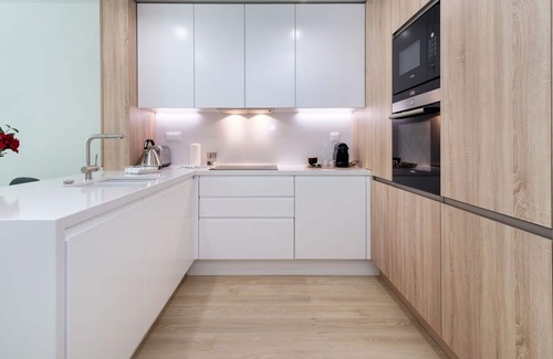 Sao Jose Apartment | Modern & Stylish Apt in Liberdade by LovelyStay