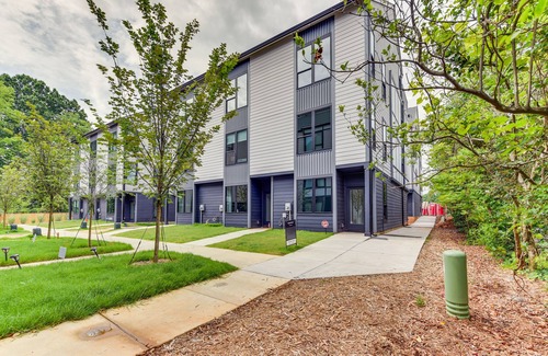 Charlotte Condo | Modern + Stylish Condo: 5 Mi to Downtown Charlotte