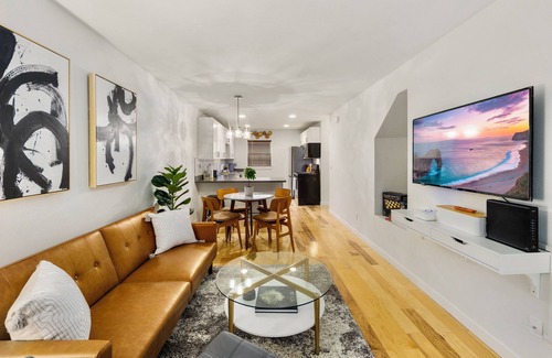 Cedar Heights House | Modern & Stylish Getaway - 3BR, Pet-Friendly
