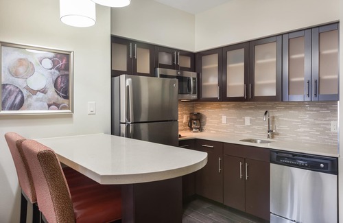Spring Branch West Condo | Modern Suite | 24 Hour Business Center + Fitness Center + Outdoor Pool