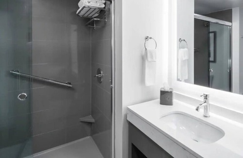 Tempe Hotel | Modern Suite Ideal for ASU Visits & Local Exploring - 4 Units