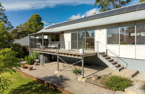 Mittagong House | Modern Sunny Bushland Oasis in Mittgong