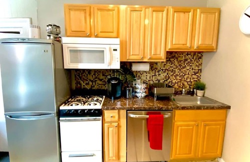 Hoboken Apartment | Modern & Sunny FamFriendly 2BR Home, 1 stop to NYC