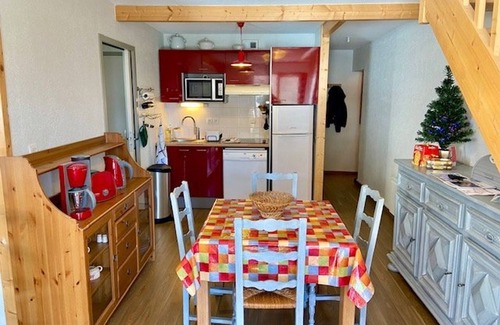 Sers Apartment | Modern T2 Apartment, Sleeps 4, Comfort, Garage, WiFi, Near Ski Bus