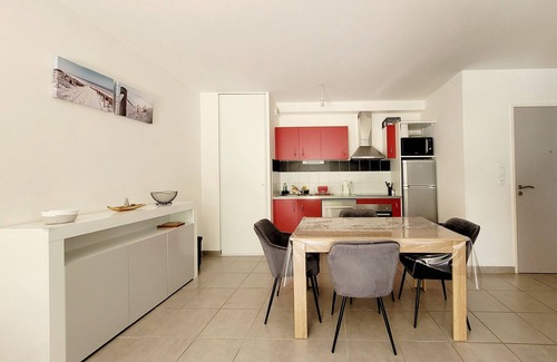 La Jetee Apartment | Modern T3 Apartment, Pool, Garage - Close to Beach in Canet-en-Roussillon - Sleeps 4