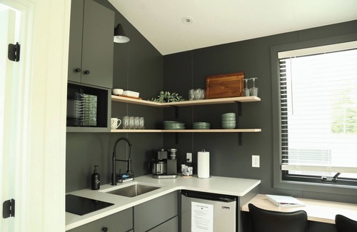 Milroy Cabin | Modern Tiny Home 28 w/Hot Tub!