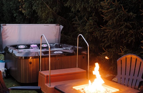 Strasburg House | Modern Tiny Home with Hot Tub