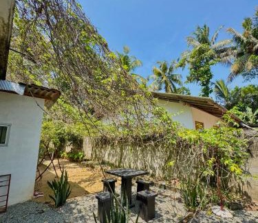 Thalaramba House | Modern Tiny House