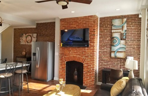 Downtown Baltimore Apartment | Modern Townhome blocks away from Camden Yards