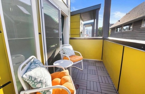 West Woodland House | Modern Townhome in Ideal Ballard location.