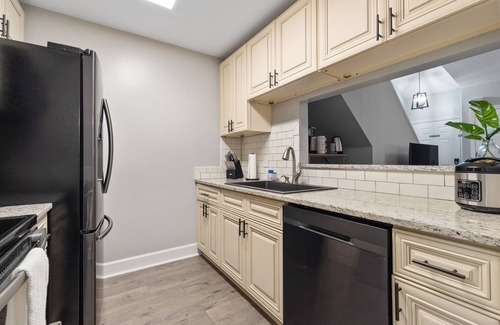 Tallahassee House | Modern Townhome less than 5 miles from FSU- 3b/2b