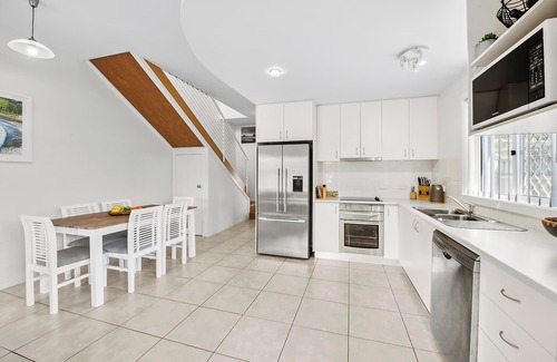 Crescent Head Apartment | Modern Townhouse in the Heart of Crescent Head.