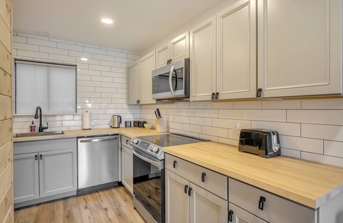 Village at Camelback House | Modern Townhouse, everything brand new, Pool, Camelback Area, Grill.