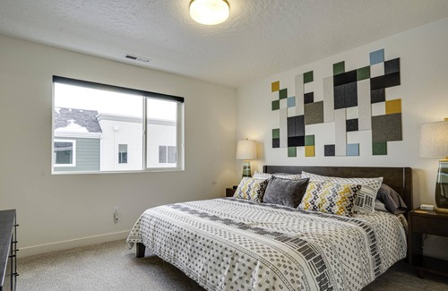Layton House | Modern Townhouse Near Hill AFB