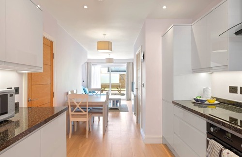 Newquay City Centre House | Modern Townhouse w/Parking nr Tolcarne Beach