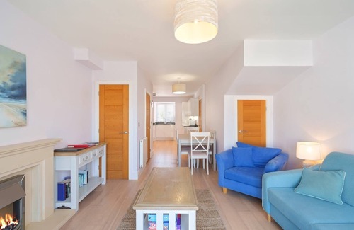 Newquay City Centre House | Modern Townhouse w/Parking nr Tolcarne Beach