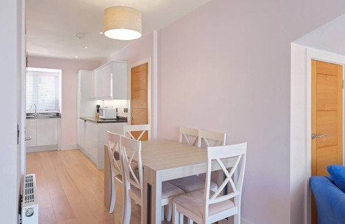 Newquay City Centre House | Modern Townhouse w/Parking nr Tolcarne Beach