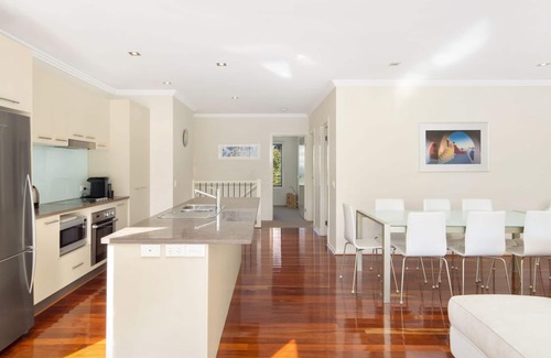 Cowes House | Modern townhouse, walking distance to shops and beach, with a pool!