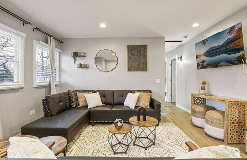 Fox Valley House | Modern Tranquil Boho Getaway in Glen Ellyn