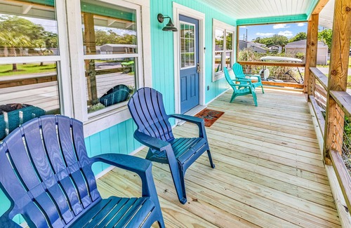 Garden City House | Modern Tropical Bungalow-Golf cart! Pet friendly. Sleeps 8
