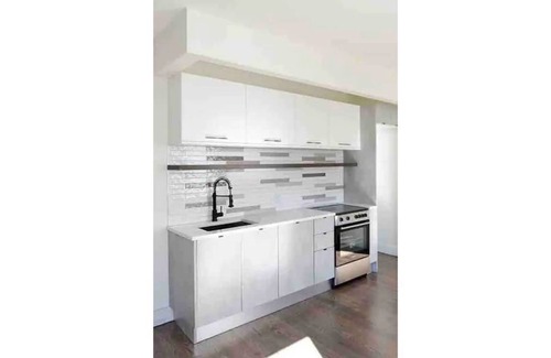Crown Heights Apartment | Modern Two Bedroom Apt. (Elevator, Laundry & gym)