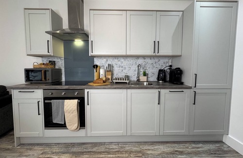 Swindon Apartment | Modern Two-Bedroom Flat