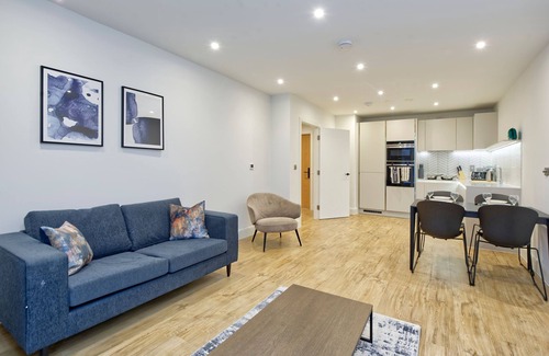 Burnt Oak Apartment | Modern Two-Bedroom Haven in Colindale