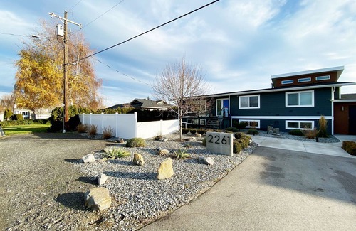 Central Okanagan House | Modern Two-Bedroom Suite