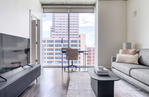 Uptown Apartment | Modern Upper Downtown 1BR w/ Gym & Pool near 16th St Mall, by Blueground