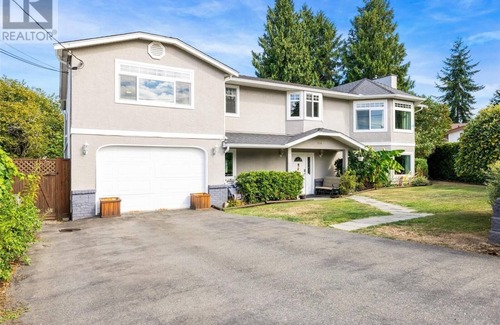 Regional District of Nanaimo Apartment | Modern Upper Level 1 BR | Fast wifi
