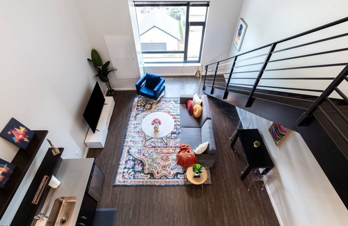 University Park Apartment | Modern Upscale Studio Loft w/free parking & pool