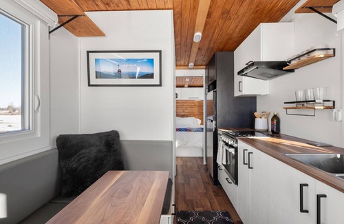 Morrisville House | Modern & Upscale Tiny Home, Great Spot near Stowe